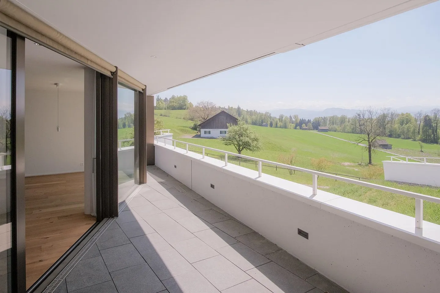 Panorama, Spazio, Eleganza – Appartamento 3.5 locali con vista a Uetikon sul lago - Foto 6 di 12