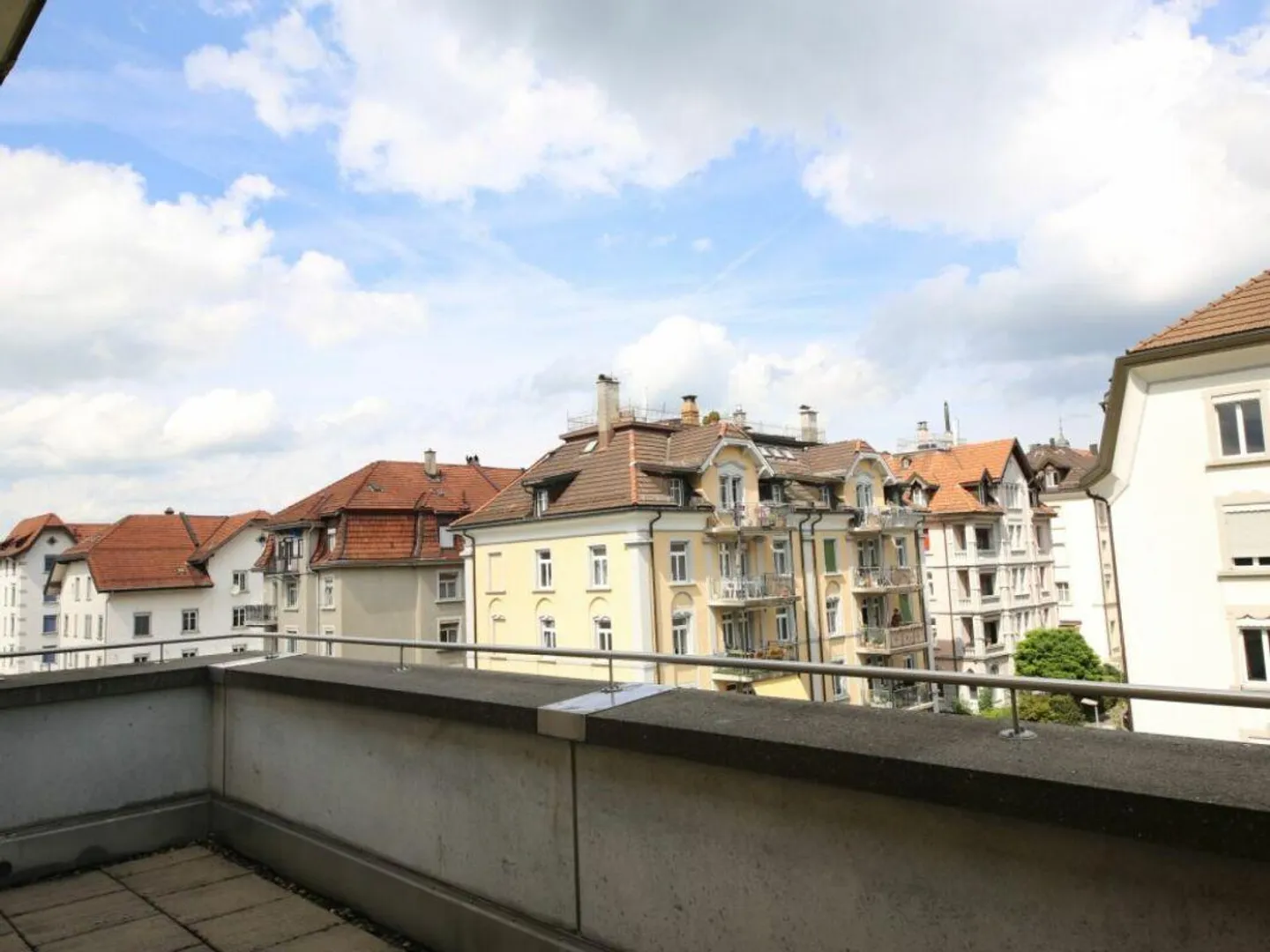 Beautiful City-Close 2.5 Room Apartment - Photo 6 of 8