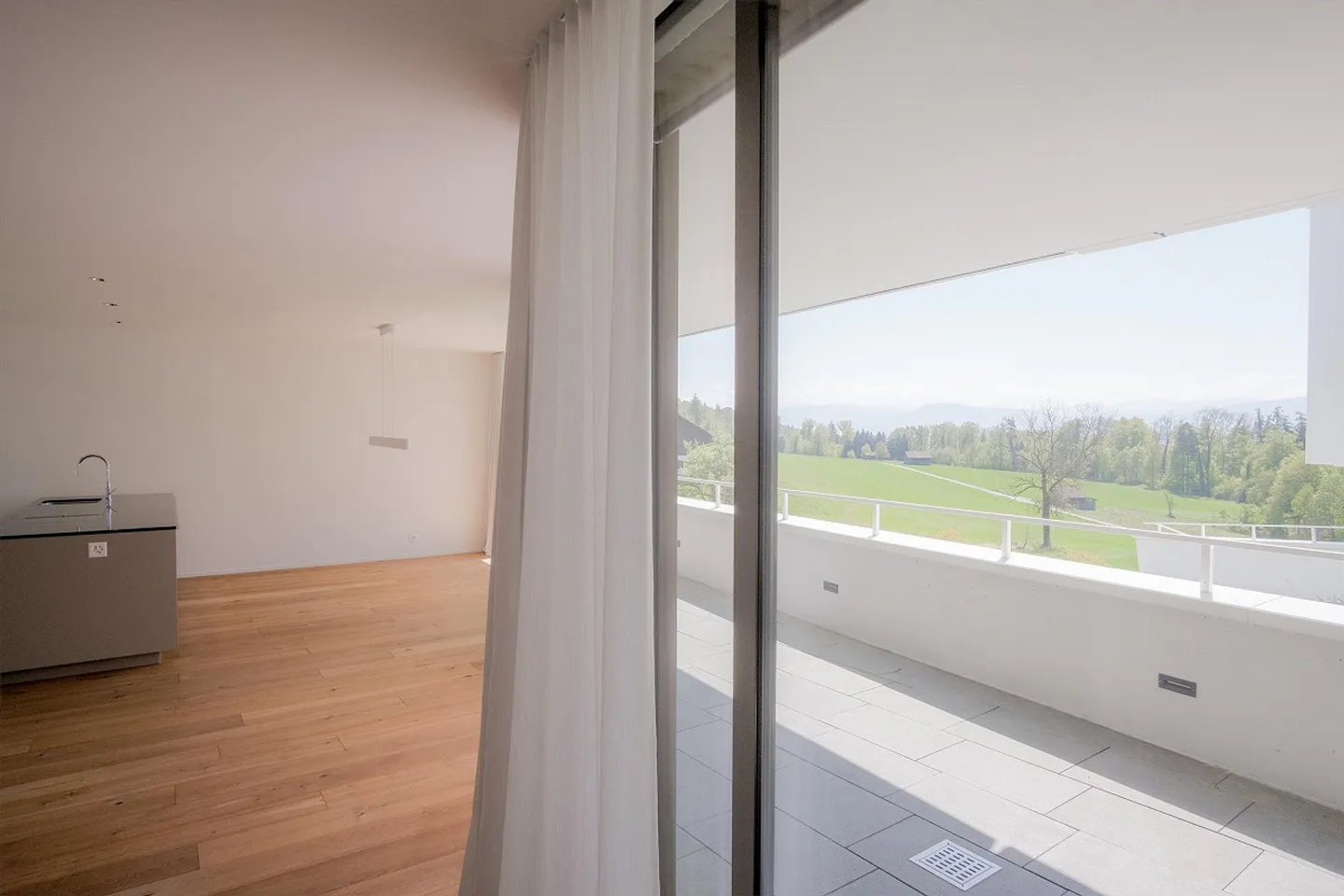 Panorama, Spazio, Eleganza – Appartamento 3.5 locali con vista a Uetikon sul lago - Foto 8 di 12