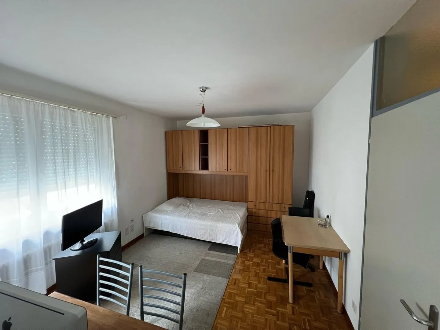 INDISPENSABLE APARTMENT 1.5 NEAR THE CENTER - Photo 1 of 4