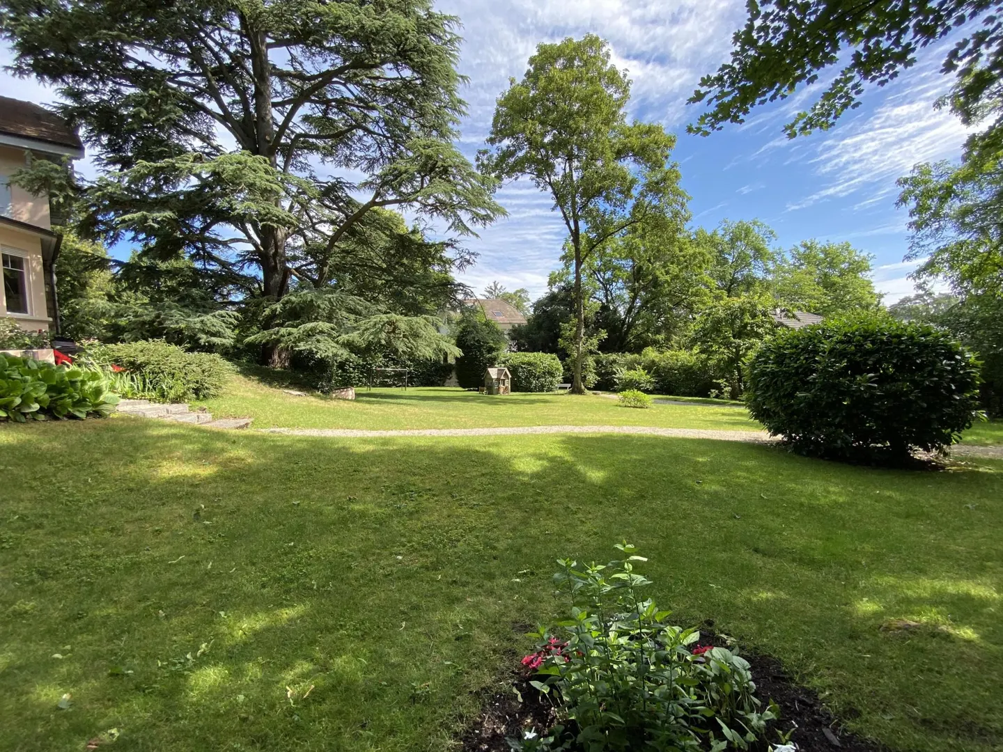 Maison Charmante avec Jardin - Photo 2 sur 3