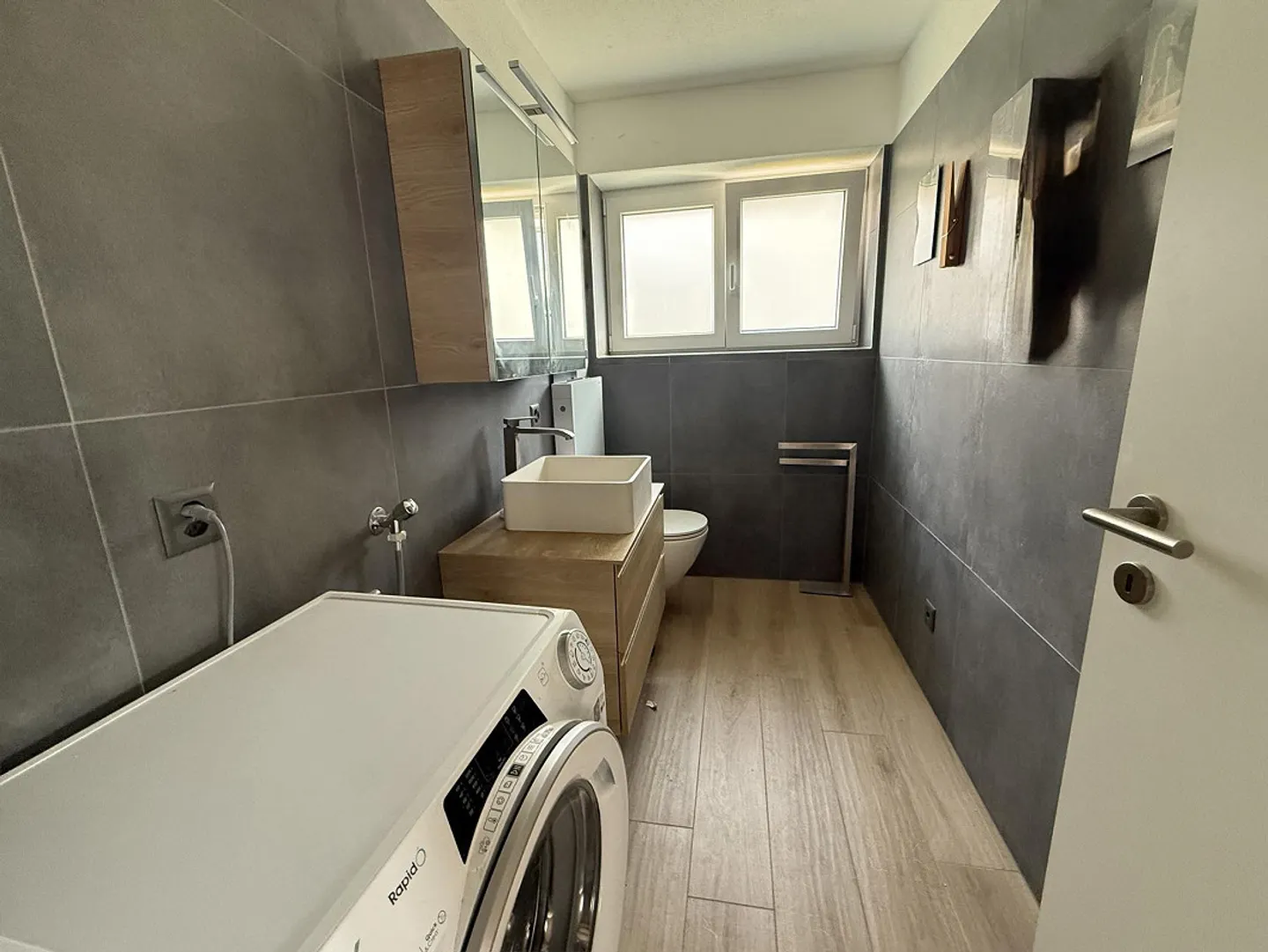 Perfect combination of central location and modern comfort - Photo 6 of 9