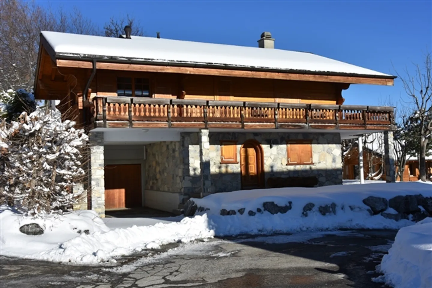 Charming chalet in a quiet location with mountain views - Photo 8 of 10