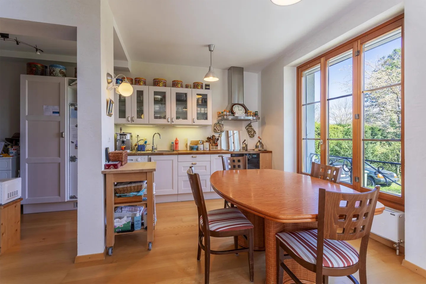 In esclusiva - Incantevole proprietà familiare con annesso, in un contesto verde - Foto 4 di 12