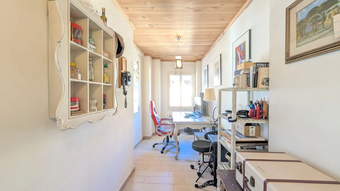 Cozy three-level property in the heart of Malcantone - Photo 12 of 13