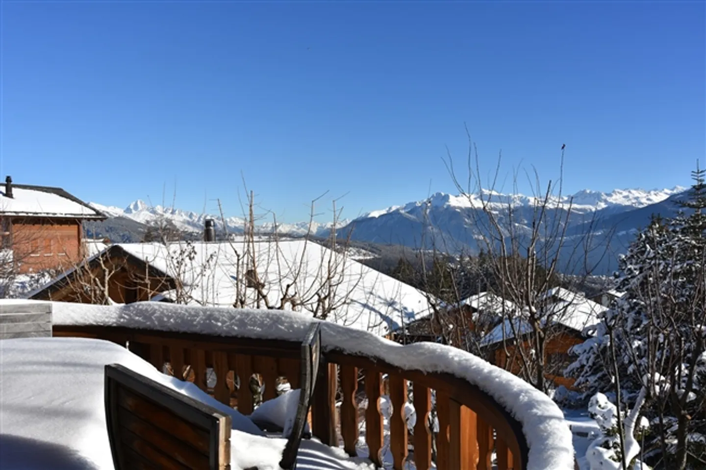 Charming chalet in a quiet location with mountain views - Photo 10 of 10