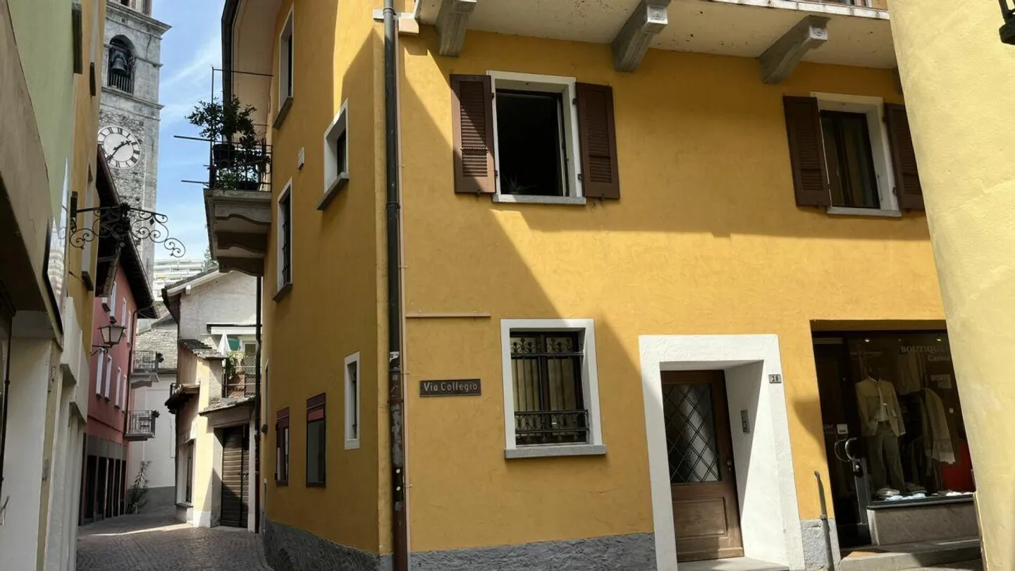 ASCONA - MAGASIN AVEC VITRINE DANS LE MEILLEUR EMPLACEMENT PIÉTON - Photo 2 sur 3