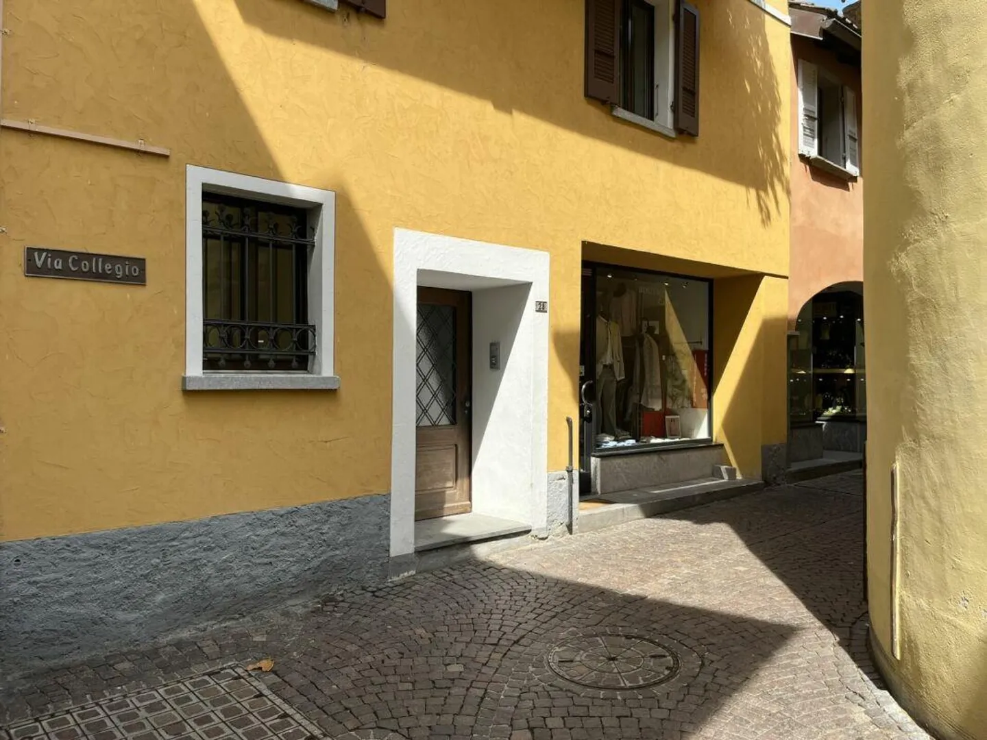ASCONA - MAGASIN AVEC VITRINE DANS LE MEILLEUR EMPLACEMENT PIÉTON - Photo 3 sur 3