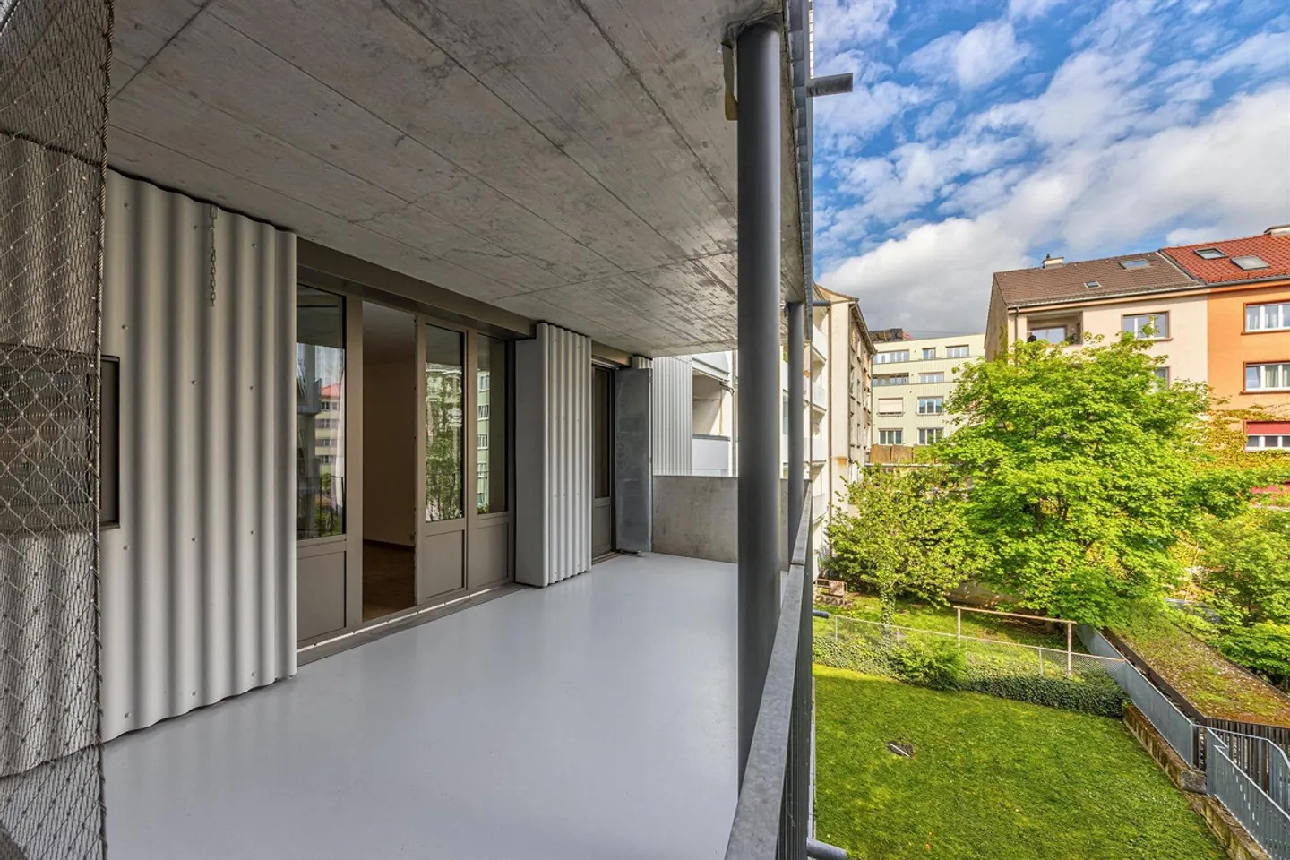 Belle et spacieuse appartement de 7,5 pièces dans un environnement familial - Photo 2 sur 11