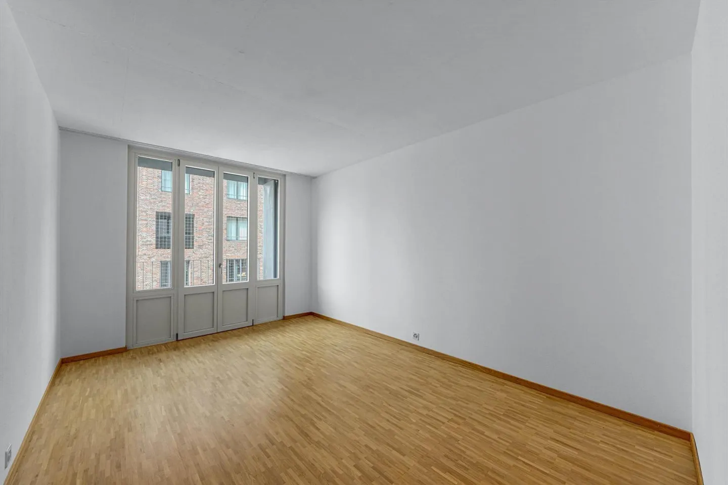 Belle et spacieuse appartement de 7,5 pièces dans un environnement familial - Photo 8 sur 11