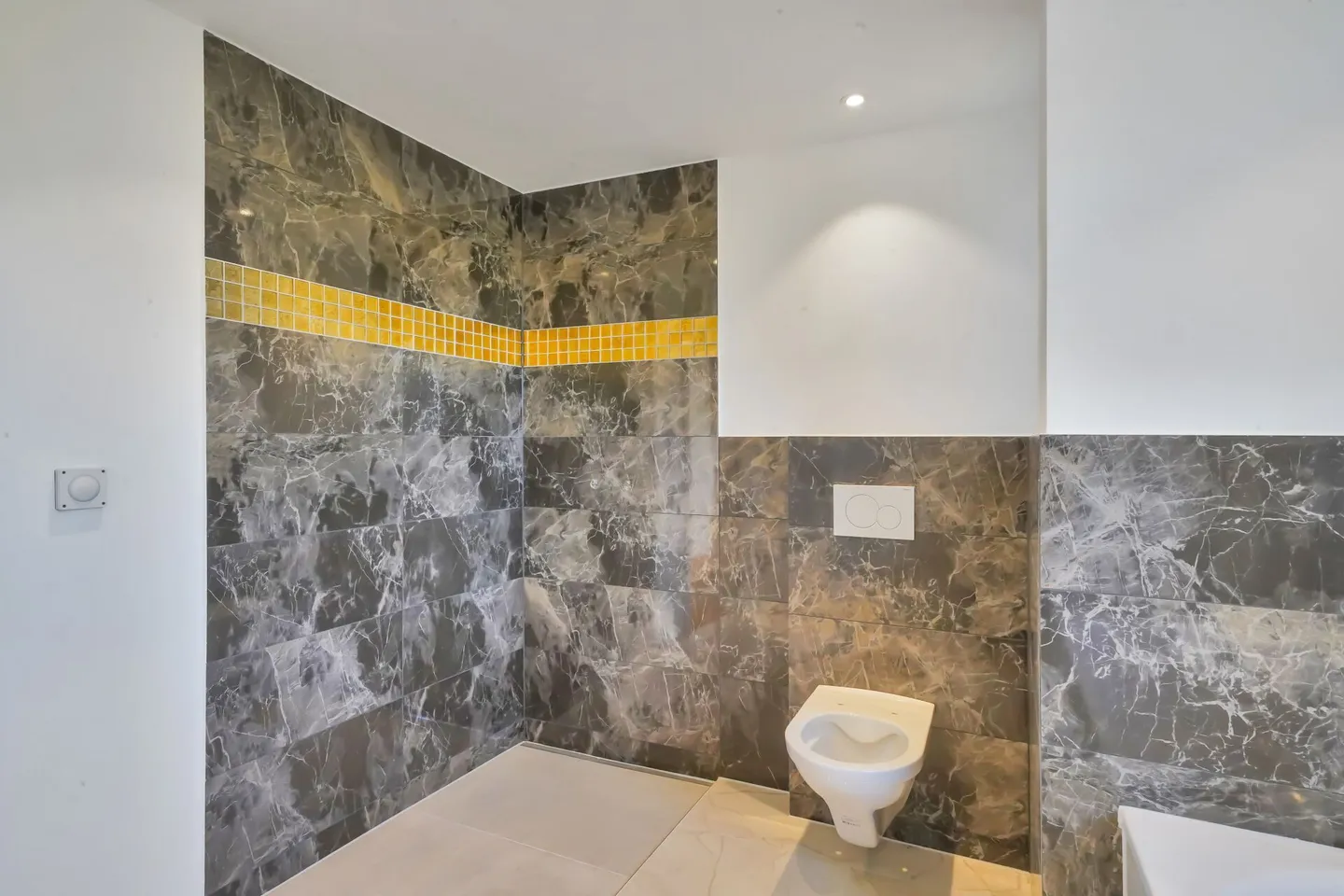 Casa unifamiliare ristrutturata di 6,5 stanze con cucina gratuita - Foto 7 di 13