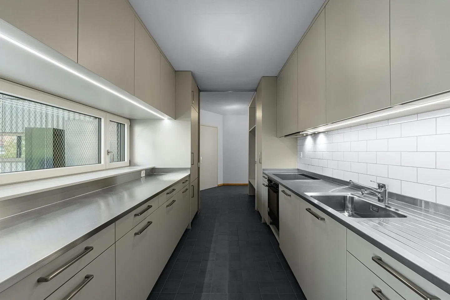 Belle et spacieuse appartement de 7,5 pièces dans un environnement familial - Photo 4 sur 11