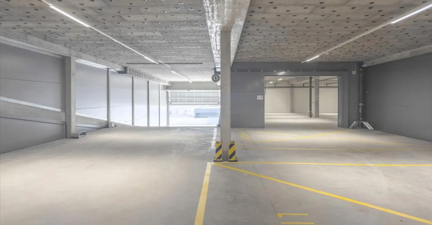 Mischgenutztes Gebäude mieten - Foto 4 von 13