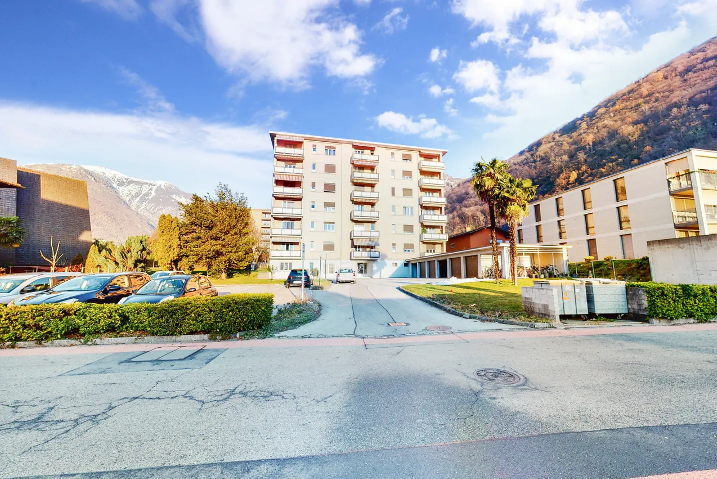 Letzte Etage mit offener Aussicht in ruhiger und sonniger Lage - Foto 1 von 7