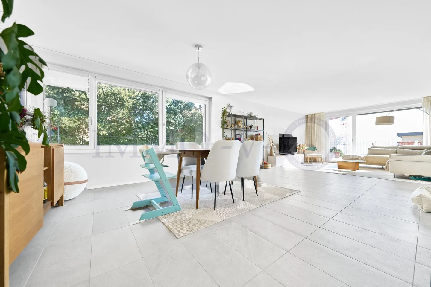 CONTEMPORARY HIGH-END APARTMENT WITH LARGE TERRACE - Photo 2 of 9