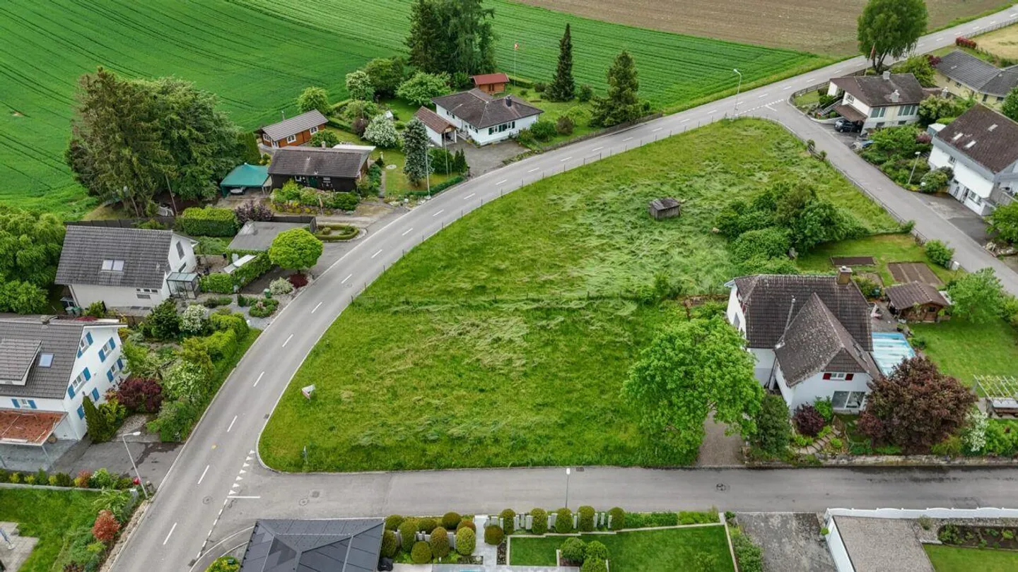 893 m² Terrain à bâtir avec engagement architectural pour maison de 3 familles - Photo 4 sur 6