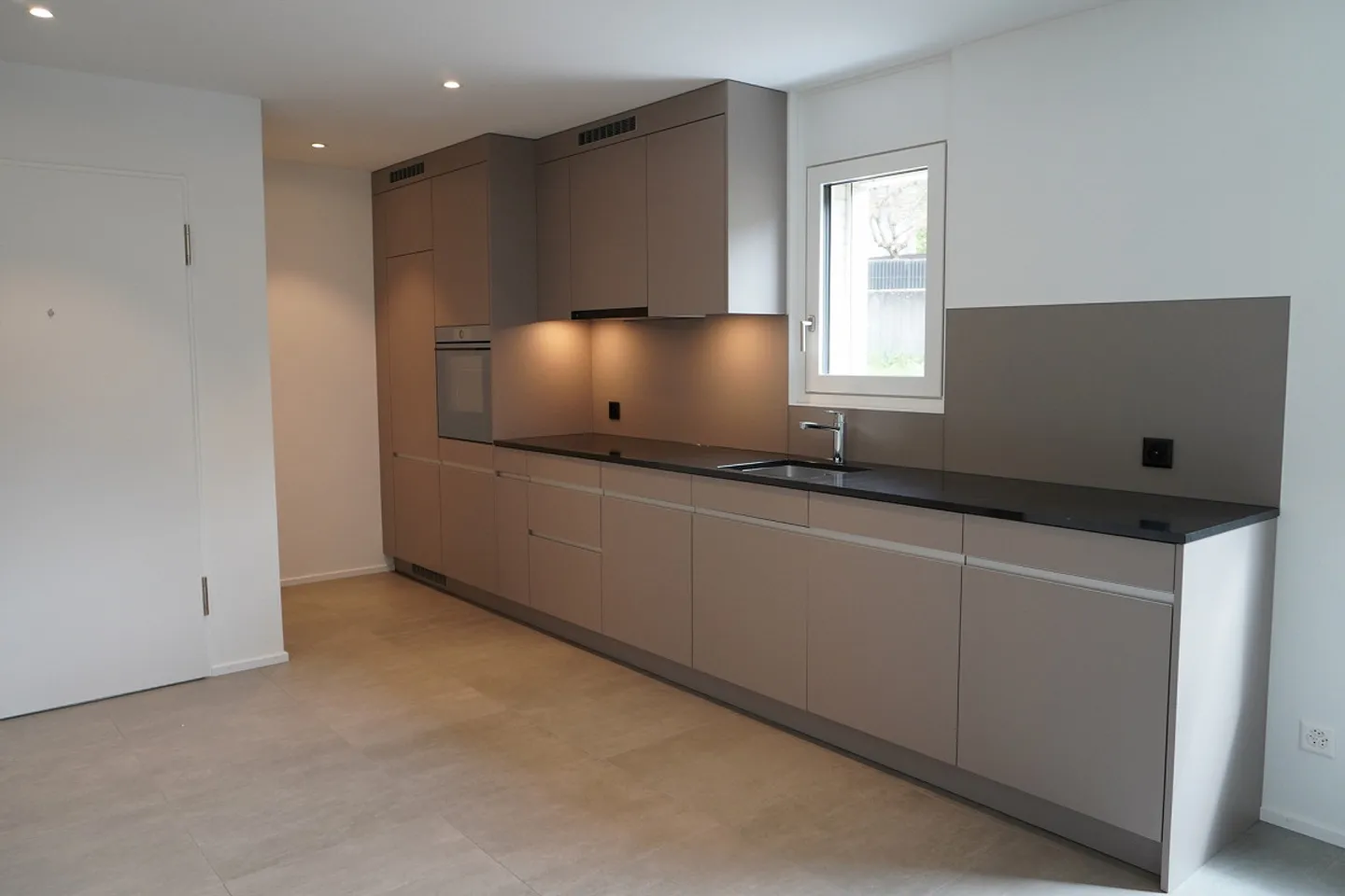 2.5 Room Garden Apartment with Style - Photo 3 of 8