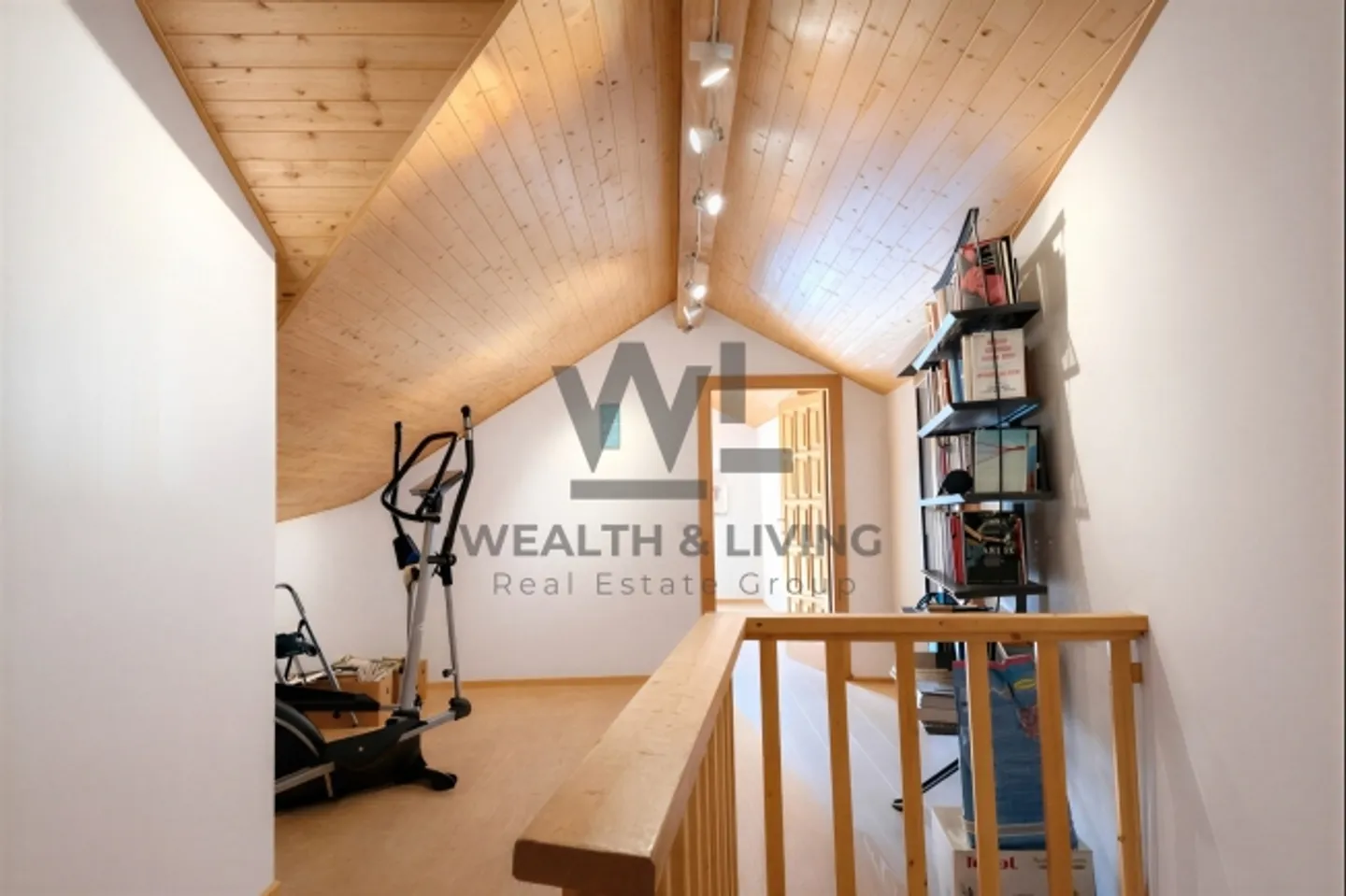 Casa a schiera di 5 camere con charme ticinese in una posizione tranquilla a Losone - Foto 10 di 13