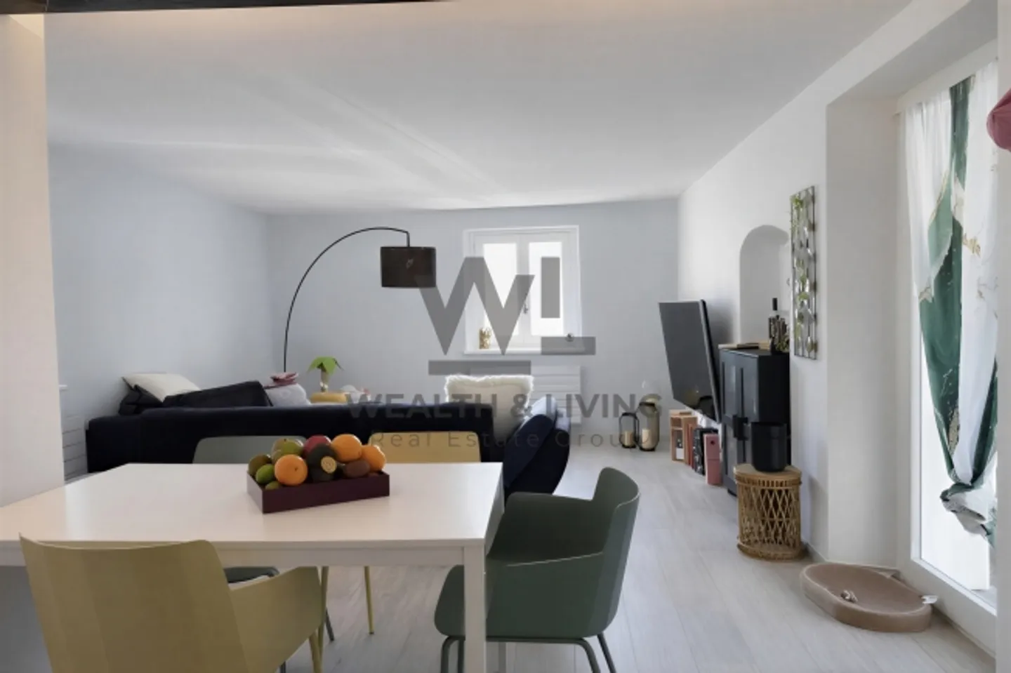 Casa a schiera di 5 camere con charme ticinese in una posizione tranquilla a Losone - Foto 6 di 13