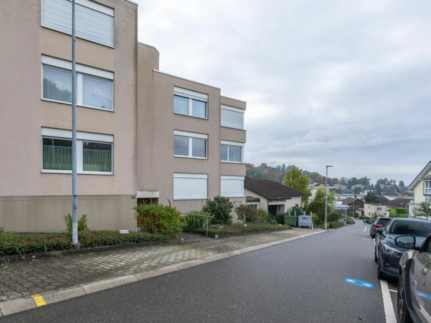 4.5 - 5.5 Room Apartment in Charming Multi-Family House - Photo 1 of 14