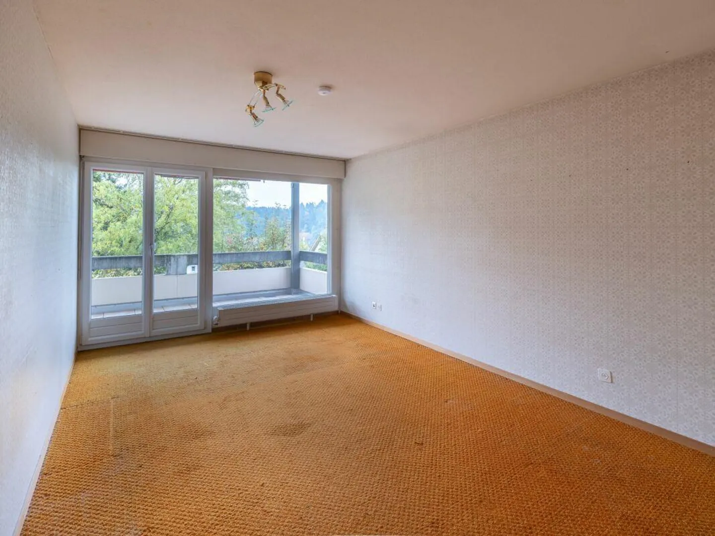 4.5 - 5.5 Room Apartment in Charming Multi-Family House - Photo 12 of 14