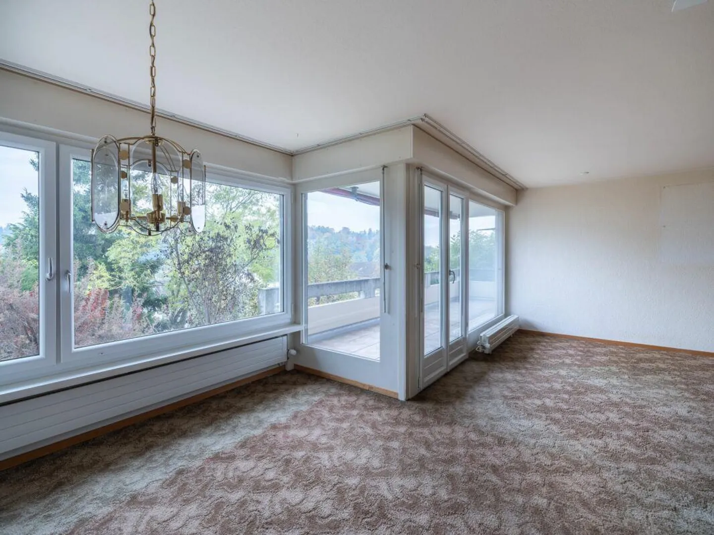 4.5 - 5.5 Room Apartment in Charming Multi-Family House - Photo 4 of 14