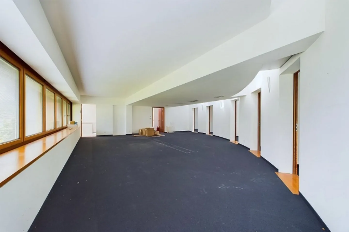 Appartement moderne et élégant de 4 pièces à Comano - Photo 5 sur 13