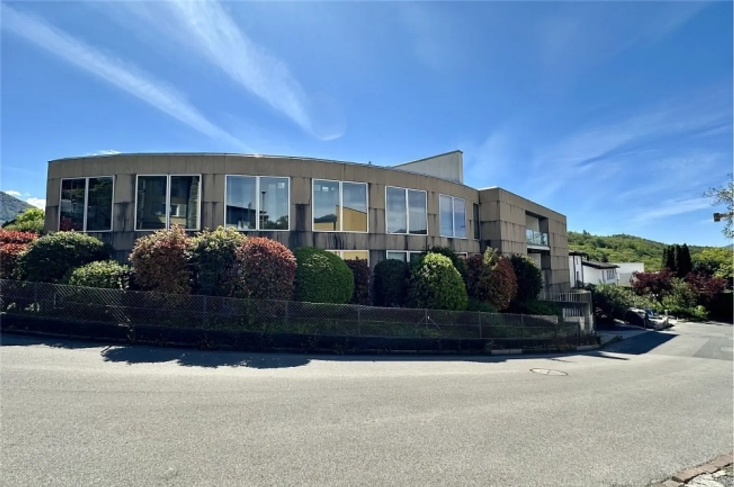 Appartement moderne et élégant de 4 pièces à Comano - Photo 6 sur 13