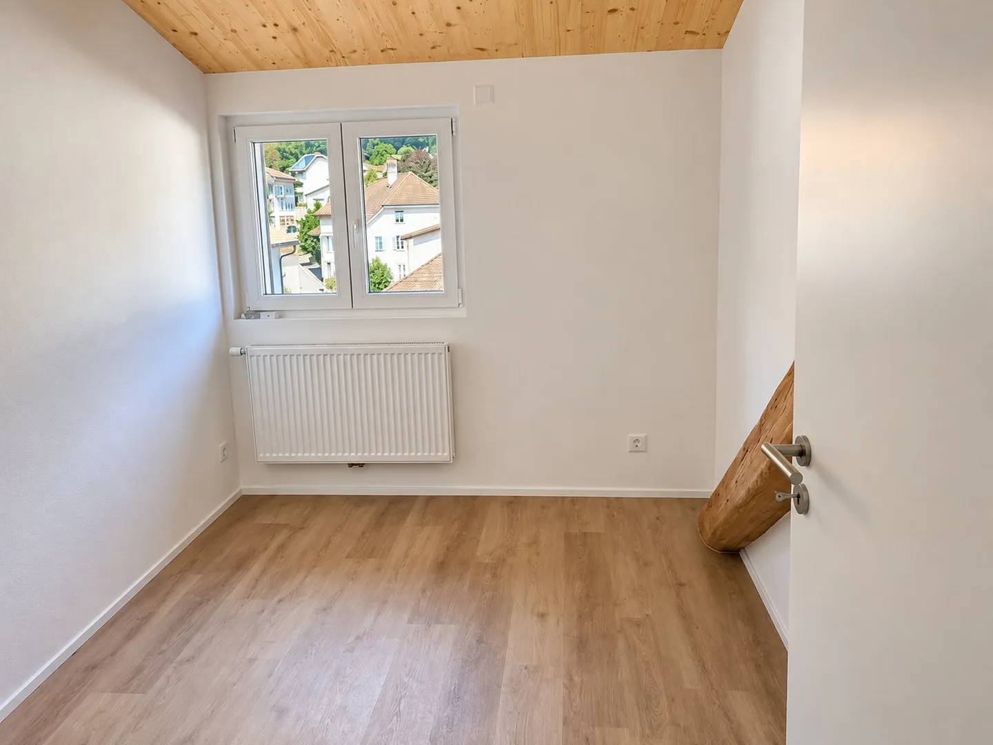 Elegant City Apartment with Terrace - Photo 5 of 9