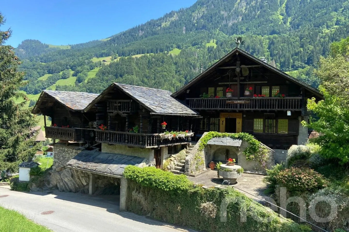 Chalet Charmant avec Vue Panoramique - Photo 2 sur 12