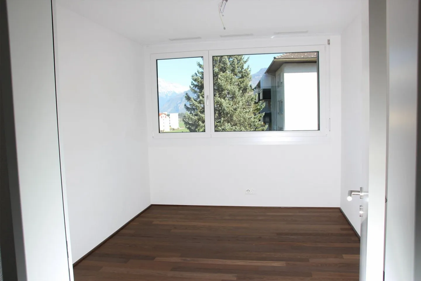 Stylish 4 1/2-room apartment for rent in the Compogna II development - Photo 5 of 8
