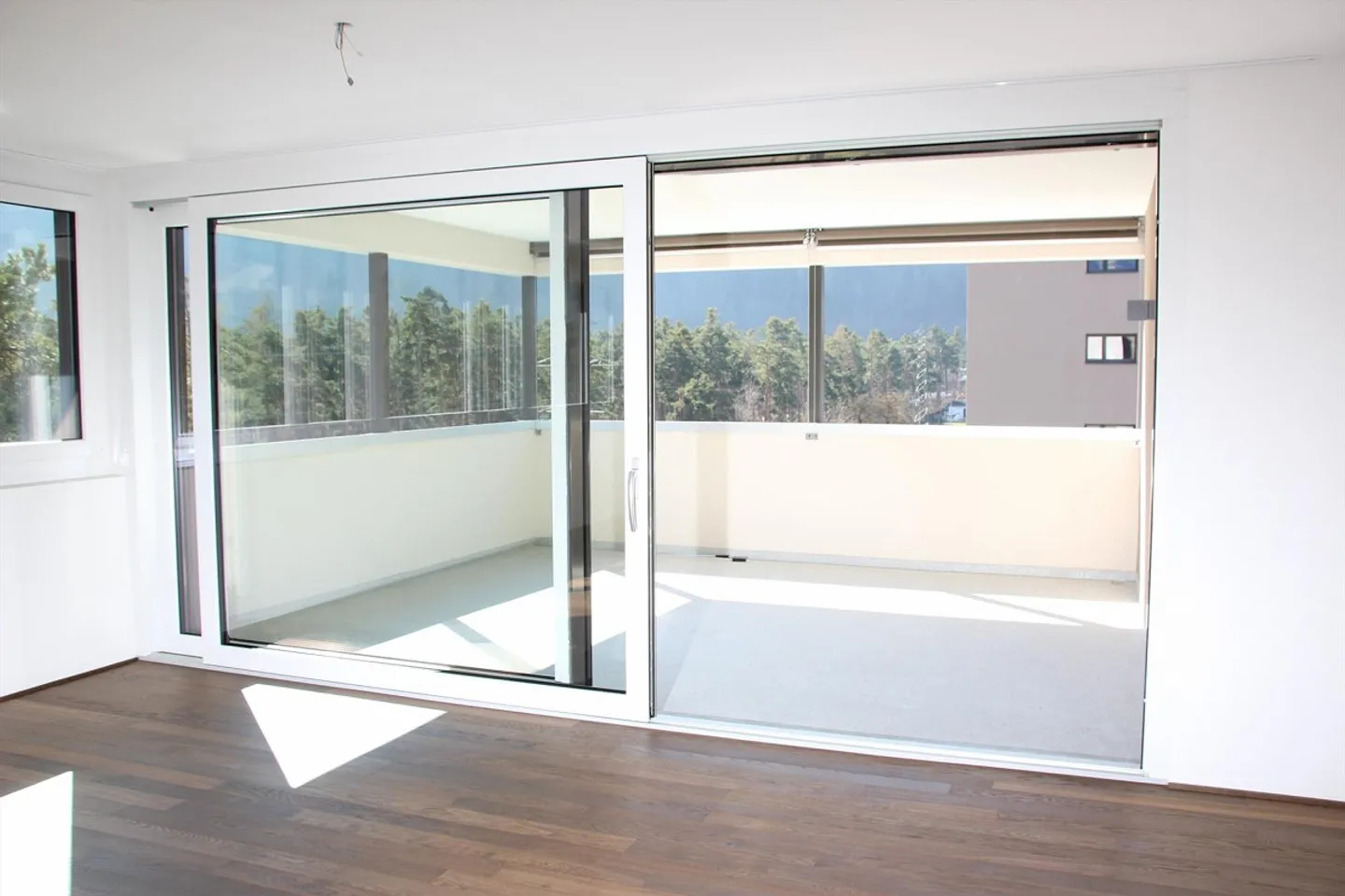 Stylish 4 1/2-room apartment for rent in the Compogna II development - Photo 8 of 8