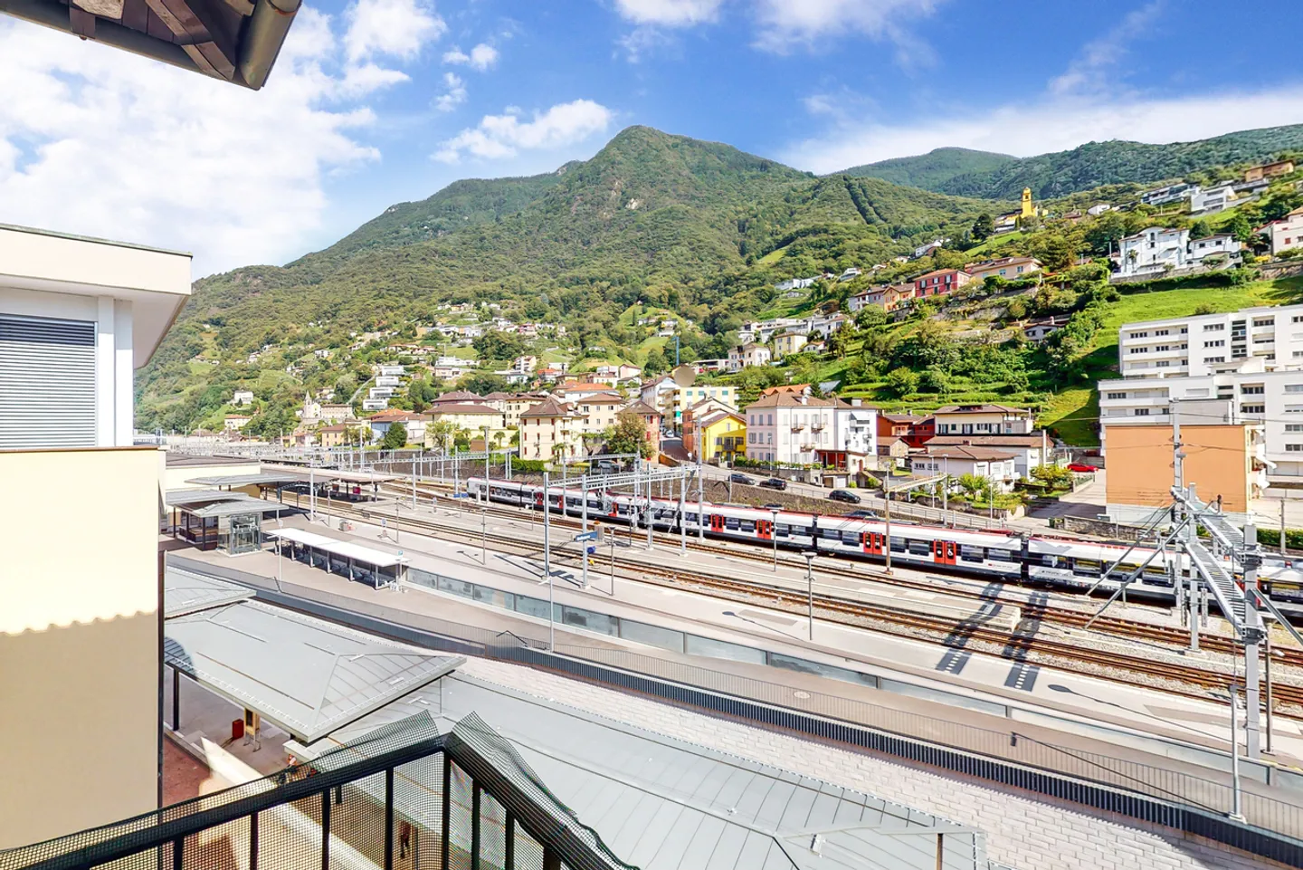 IHRE GEWERBLICHE FLÄCHE IM HERZEN VON BELLINZONA - Foto 2 von 10