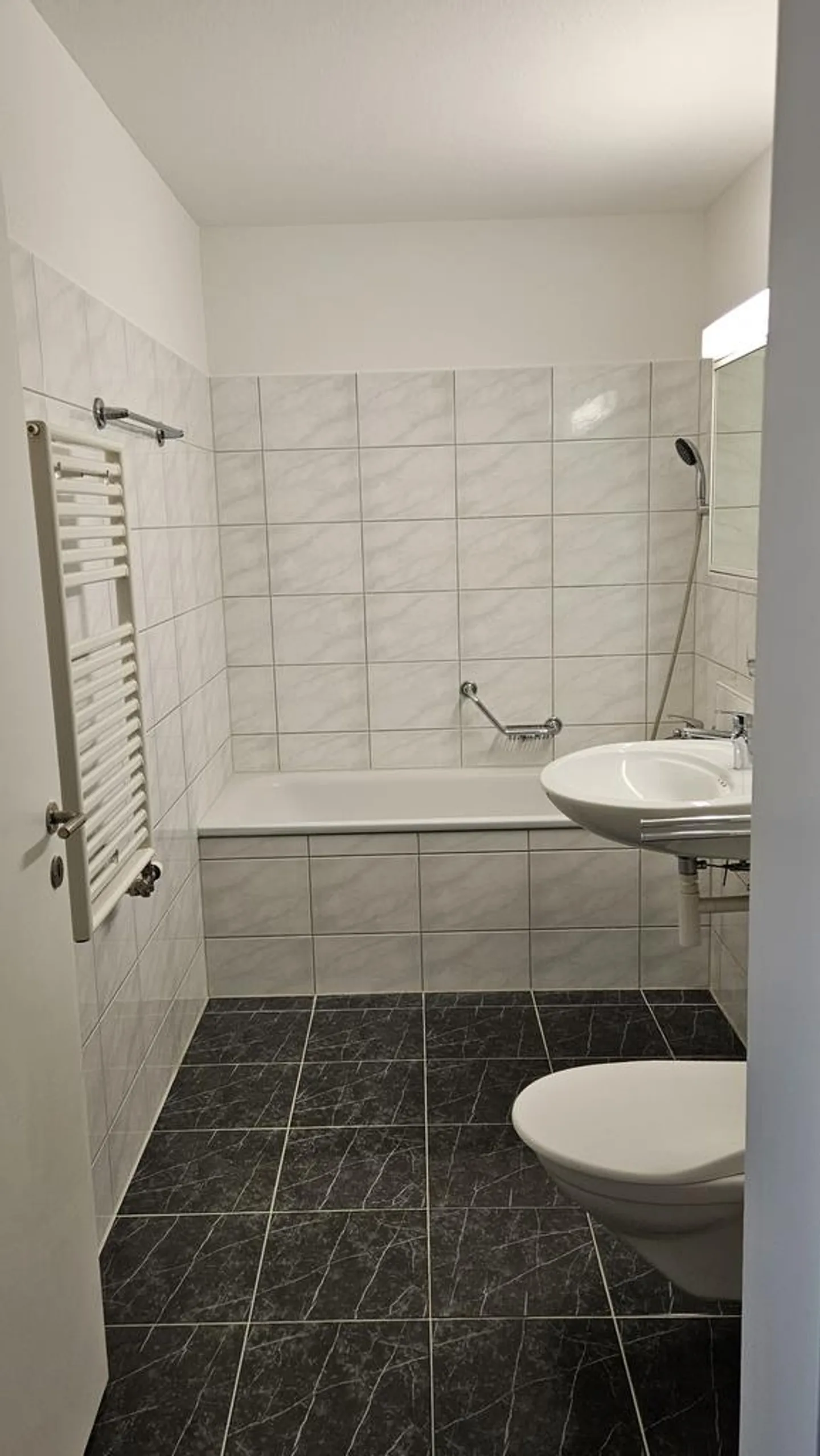 5 1/2-Zimmerwohnung auf 3 Stockwerken sucht Mieter! - Foto 3 von 12