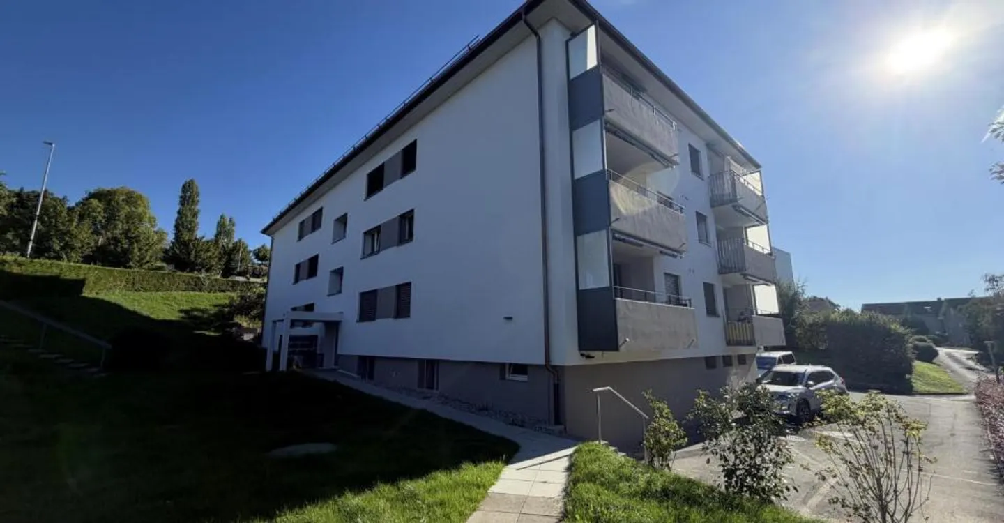 Cozy 3.5-room apartment fully renovated in Avenches - Photo 8 of 9