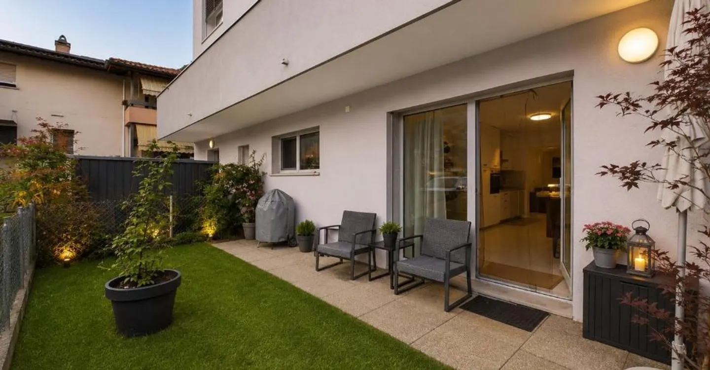 Casa plurifamiliare con giardino - Foto 1 di 4