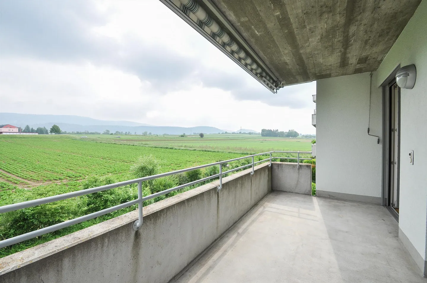 Moderne 4 1/2 Zimmerwohnung 1.OG - Foto 6 von 14