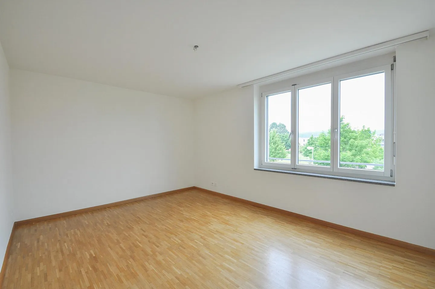 Moderne 4 1/2 Zimmerwohnung 1.OG - Foto 7 von 14