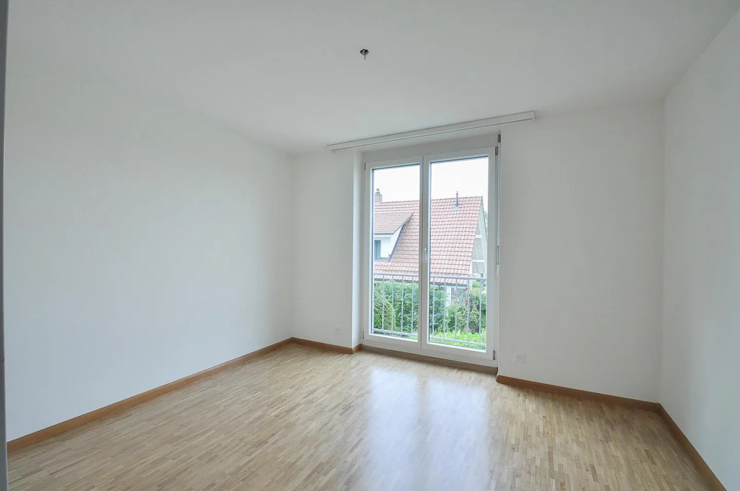 Moderne 4 1/2 Zimmerwohnung 1.OG - Foto 8 von 14
