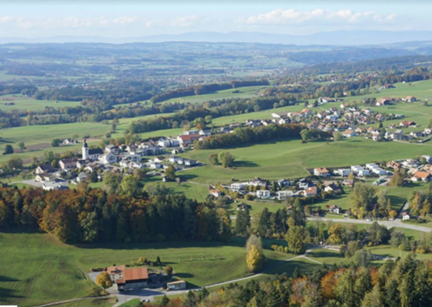 Angebautes Haus 5,5 Zimmer in Remaufens - Foto 1 von 6