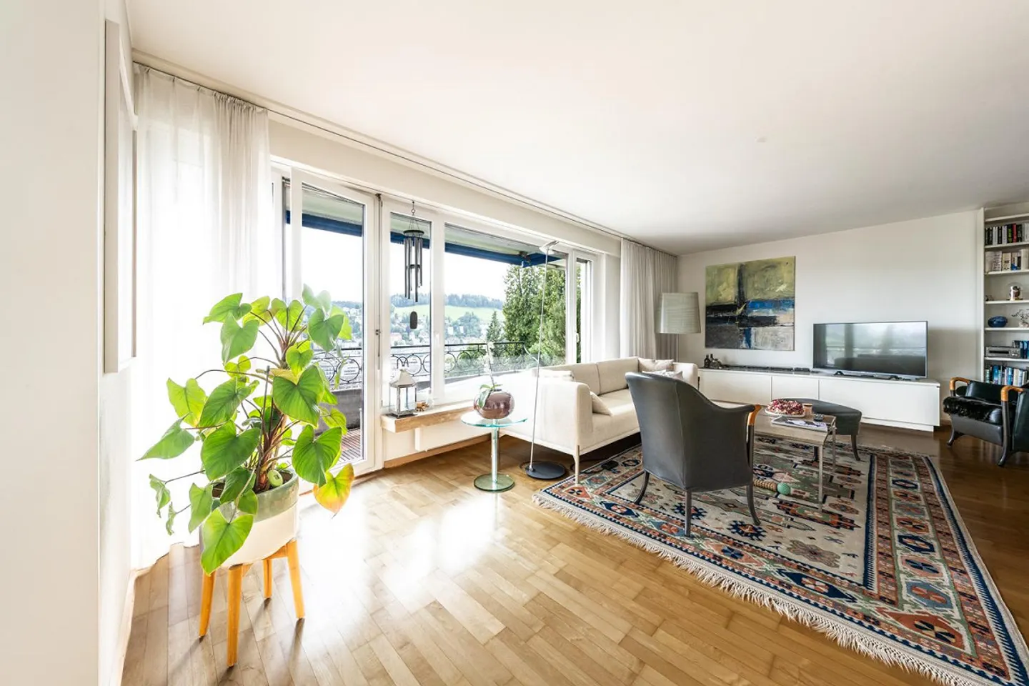 Helle Wohnung mit atemberaubendem Blick - Foto 1 von 29