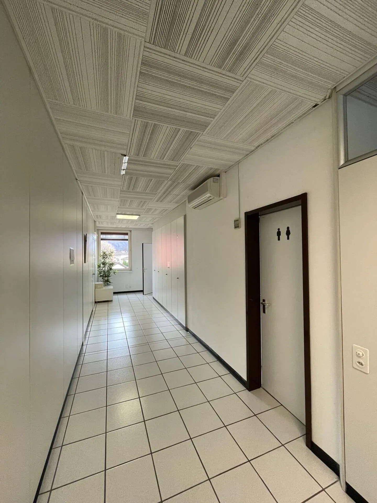 VOTRE ESPACE COMMERCIAL À RIVERA - Photo 6 sur 6