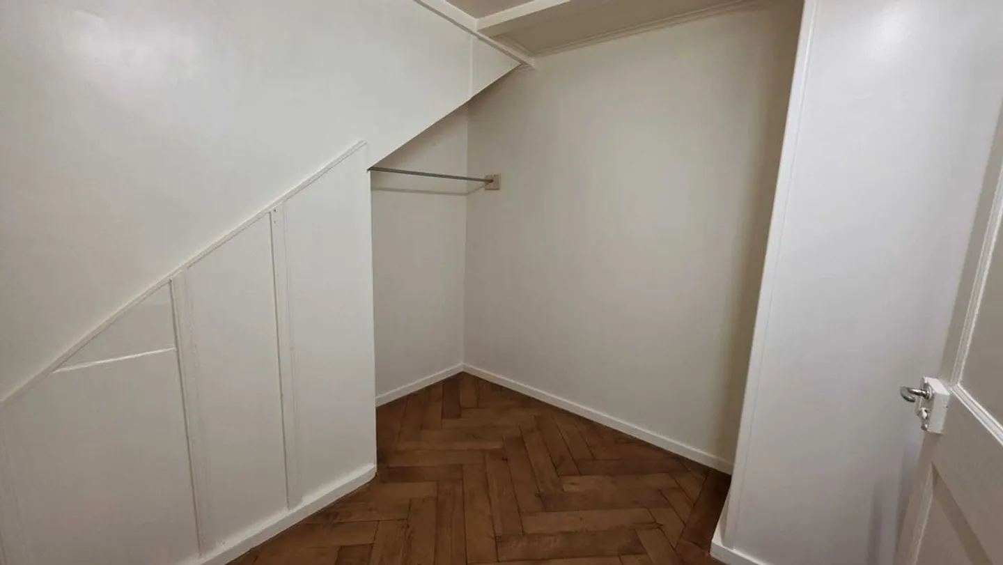 APPARTEMENT SPACIEUX DE 3,5 PIÈCES DE 95M2 - Photo 7 sur 9