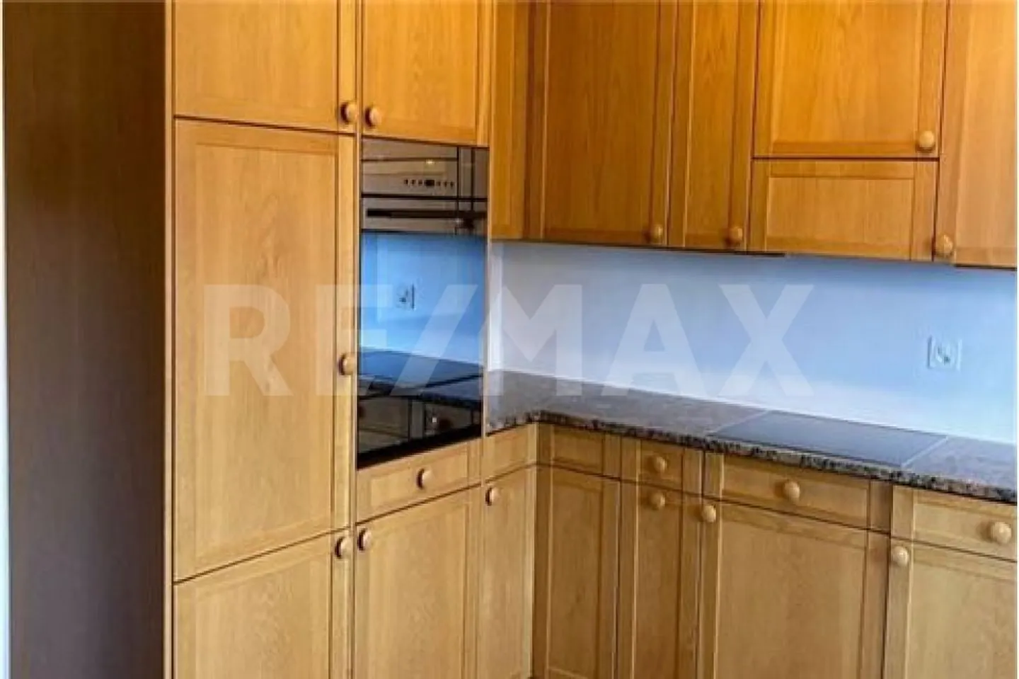 Appartamento in affitto di 3,5 stanze con vista e stufa in ceramica accogliente - Foto 3 di 13