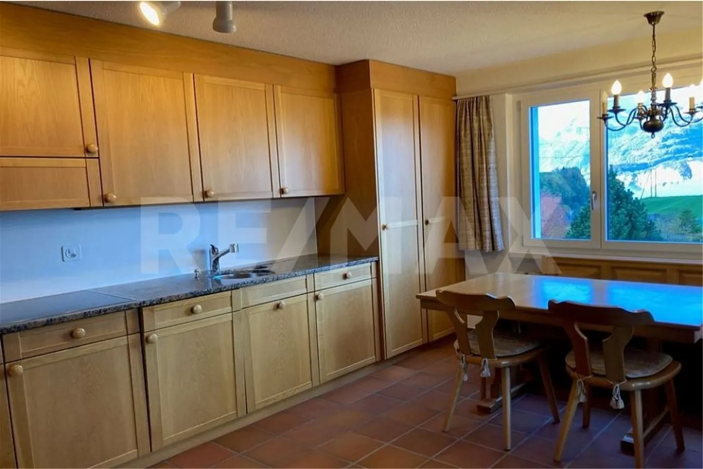 Appartamento in affitto di 3,5 stanze con vista e stufa in ceramica accogliente - Foto 5 di 13