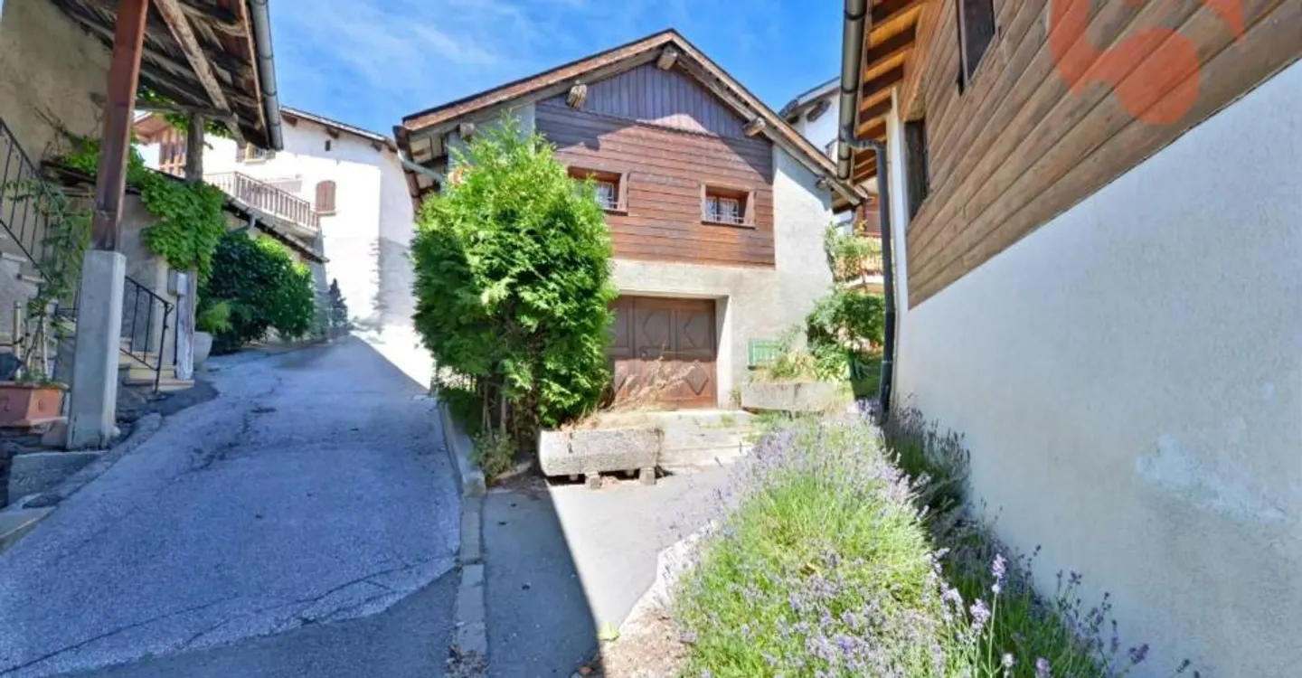 Autentica casa di villaggio con grande potenziale, garage e carnotzet - Foto 6 di 12