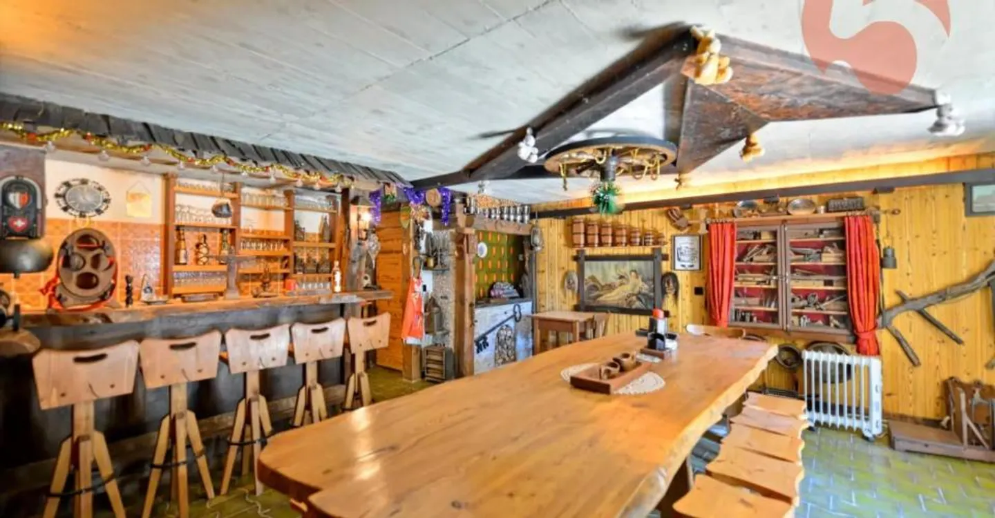 Autentica casa di villaggio con grande potenziale, garage e carnotzet - Foto 8 di 12
