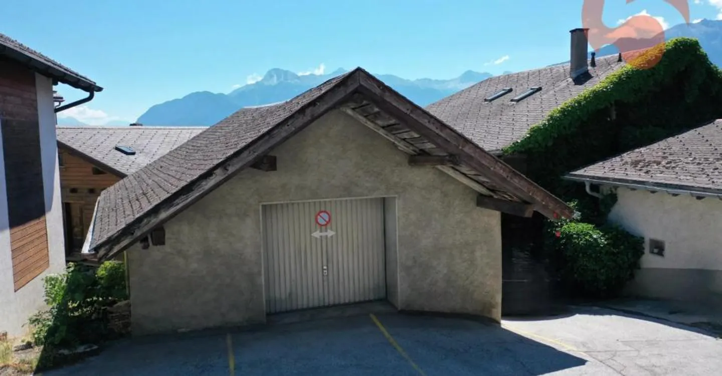 Autentica casa di villaggio con grande potenziale, garage e carnotzet - Foto 9 di 12