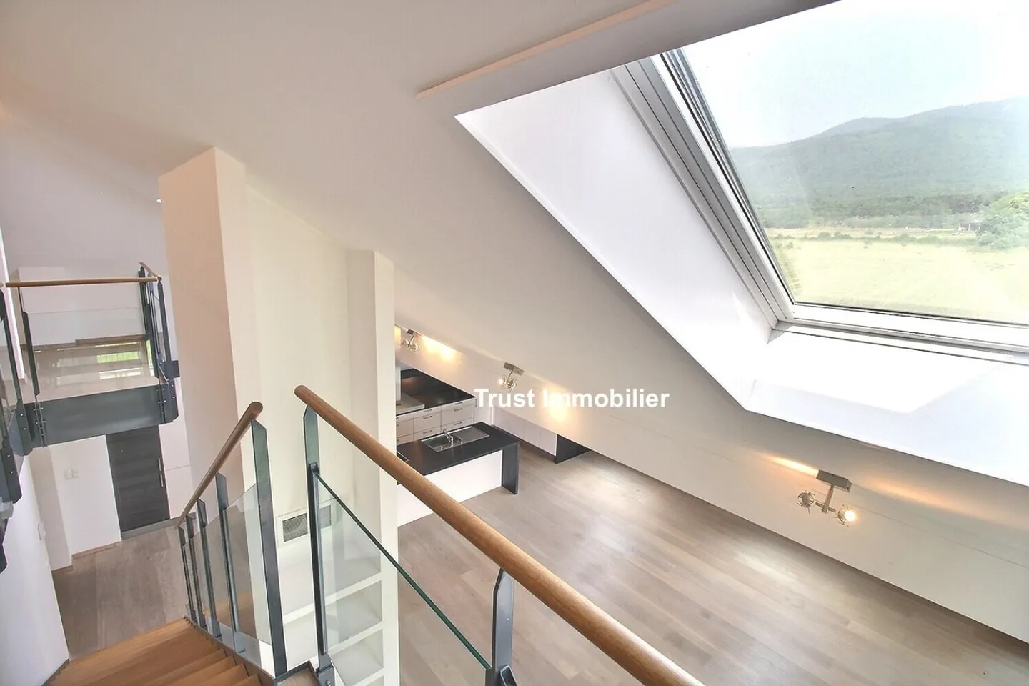 Spacious Modern Apartment with Jura View, 10 Minutes from Nyon - Photo 13 of 16