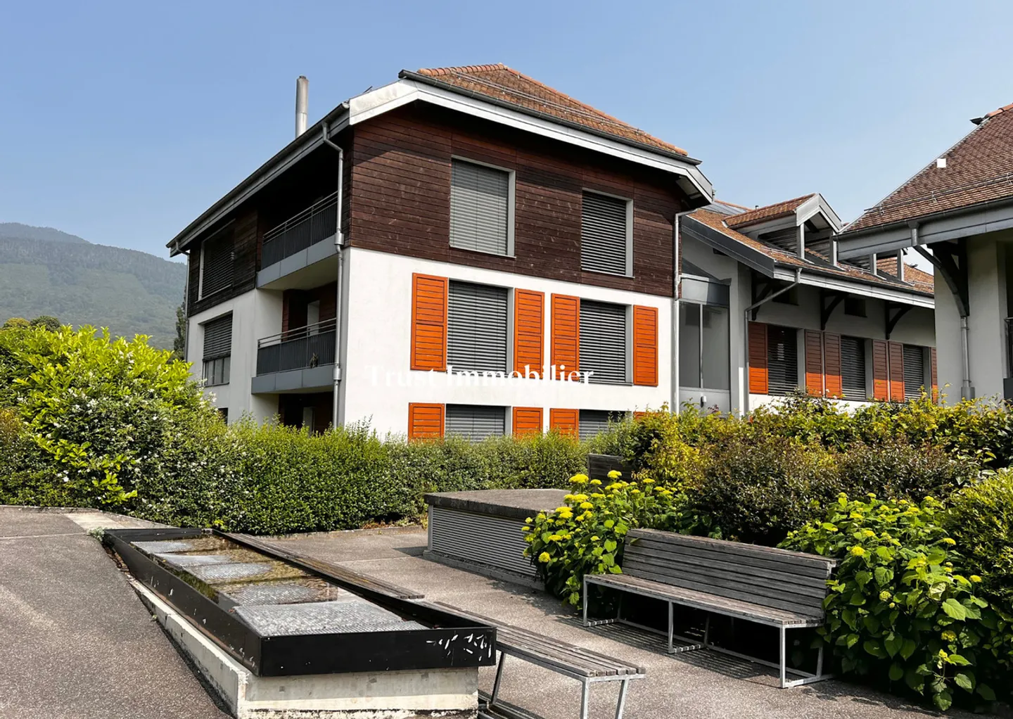 Spacious Modern Apartment with Jura View, 10 Minutes from Nyon - Photo 15 of 16